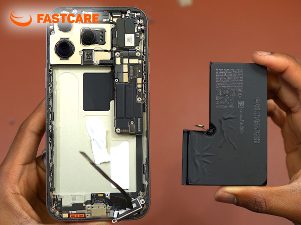 Quy trình thay pin iPhone 16 Pro tại FASTCARE