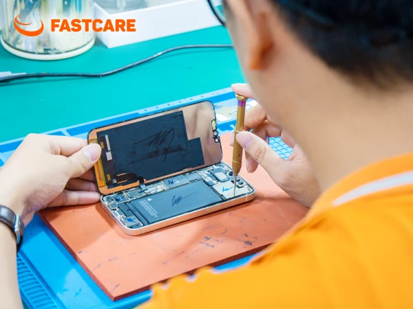 Quy trình thay pin Pisen tại FASTCARE