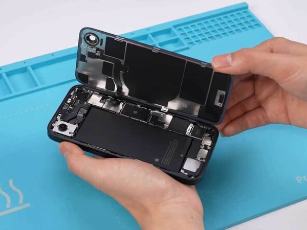 Quy trình thay vỏ iPhone 16e minh bạch