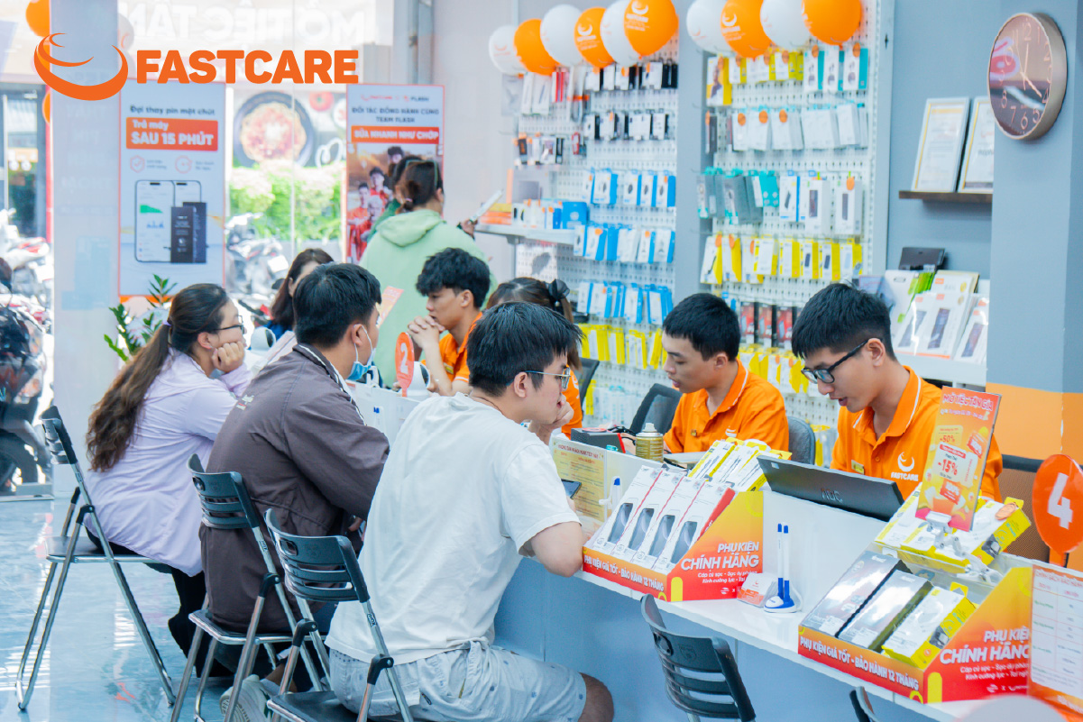 Dịch vụ thay màn hình Samsung A13 chuyên nghiệp tại FASTCARE