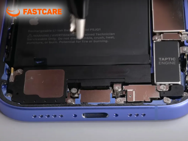 Khách hàng hài lòng khi thay pin Pisen tại FASTCARE