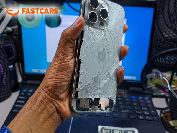 Thay vỏ iPhone 16 Pro chính hãng tại FASTCARE