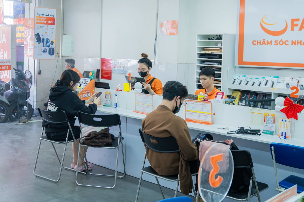 Tiêu chuẩn dịch vụ chân sạc máy tính bảng