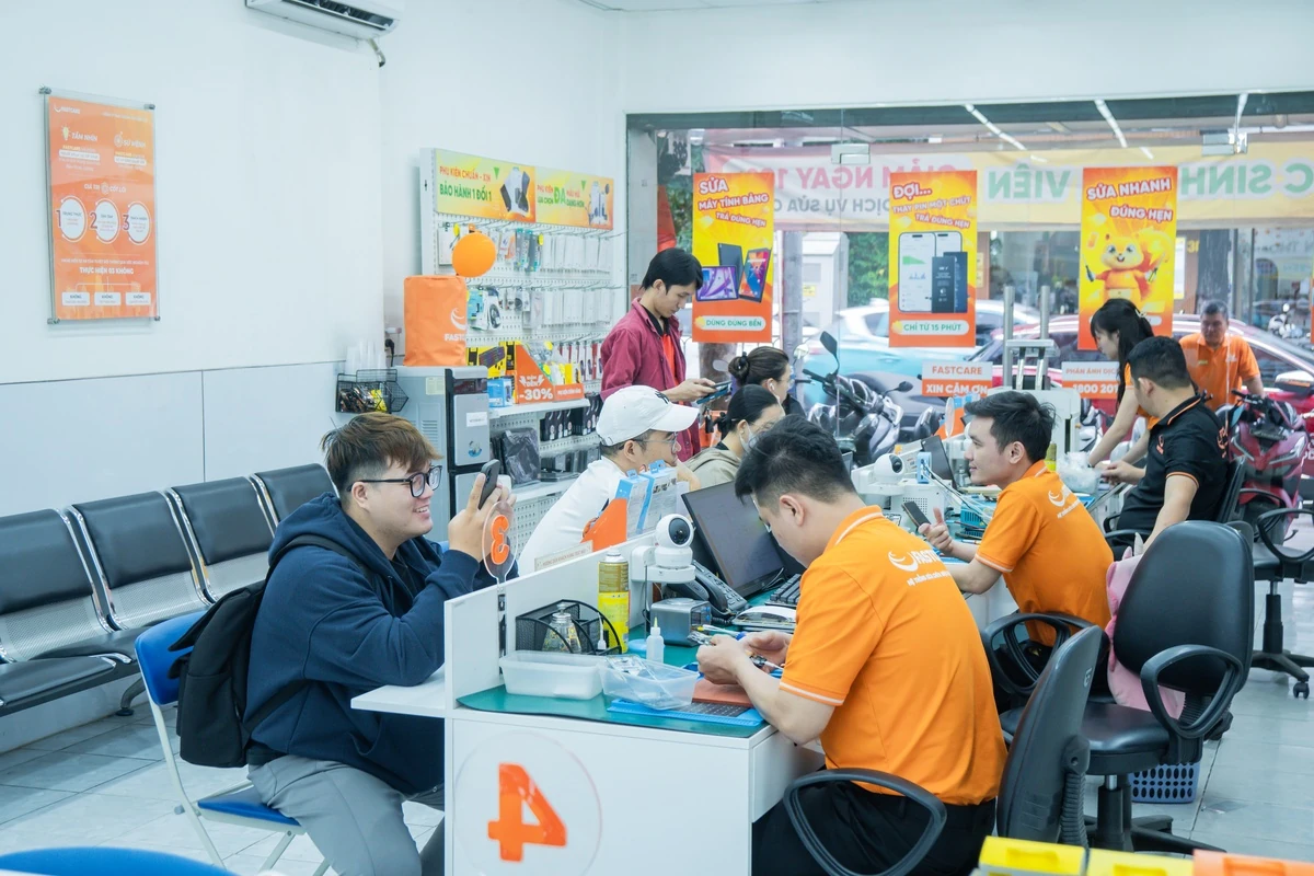 Quy trình thay pin laptop Dell Alienware X15 R2 tại FASTCARE
