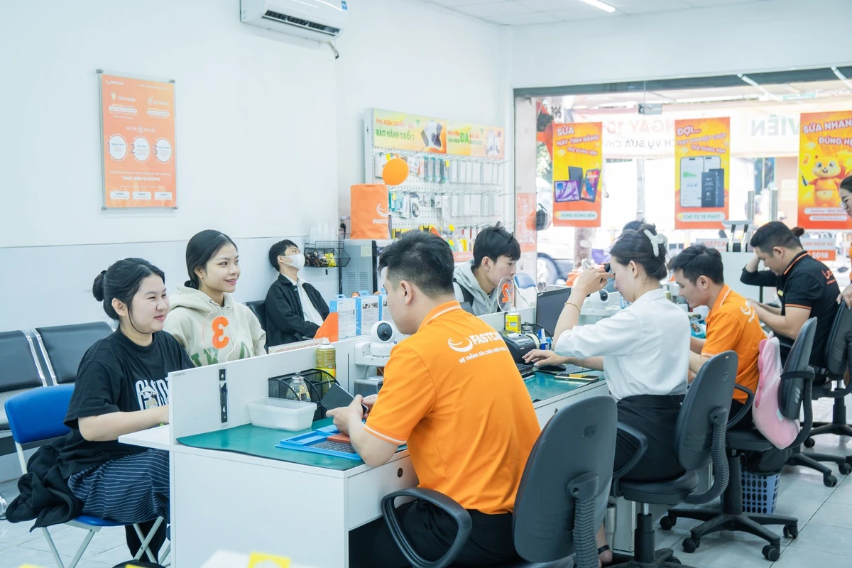 Quy trình thay pin laptop Dell Inspiron 5378 tại FASTCARE Quy trình thay pin laptop Dell Inspiron 5378 tại FASTCARE