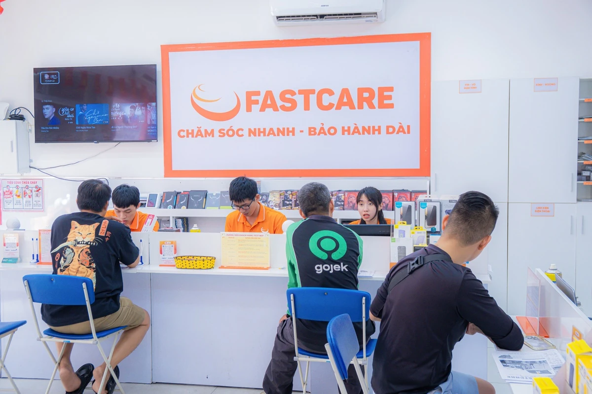 Quy trình thay pin laptop Dell XPS 9570 tại FASTCARE Quy trình thay pin laptop Dell XPS 9570 tại FASTCARE