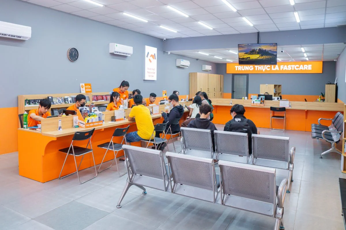 sua-chua-laptop-dien-thoai-fastcare-11111.webp