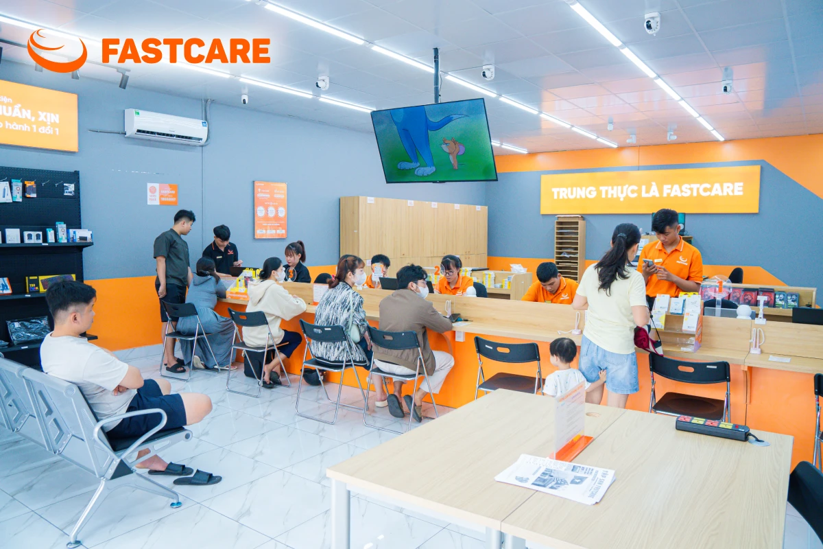 cửa hàng FASTCARE tiếp nhận sửa chữa