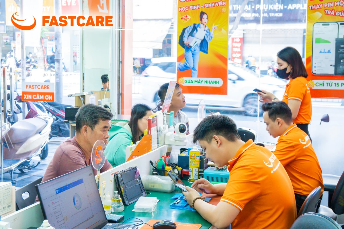 Không gian phục vụ tại cửa hàng FASTCARE
