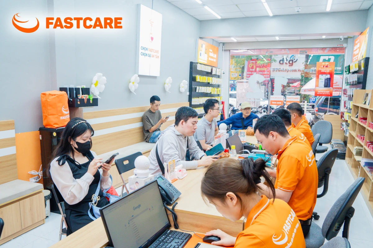 Cửa hàng FASTCARE tiếp nhận điện thoại
