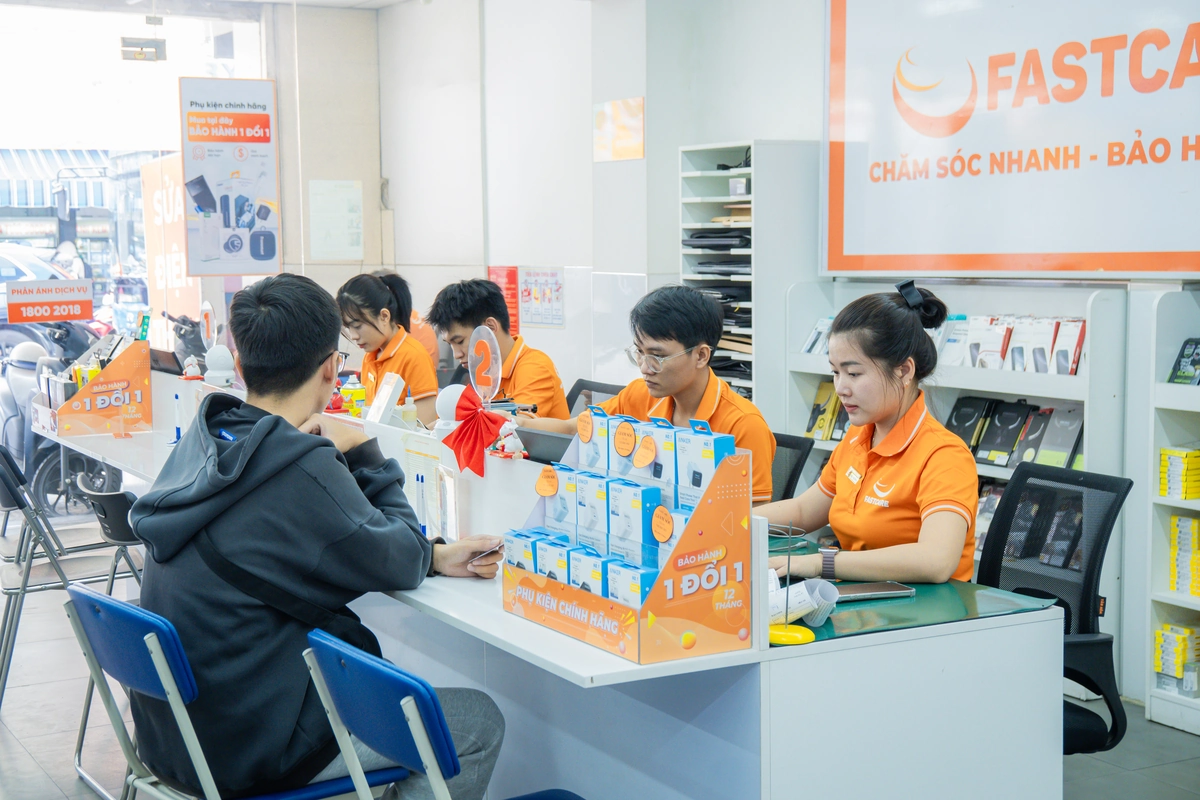 Không gian tư vấn phụ kiện tại FASTCARE
