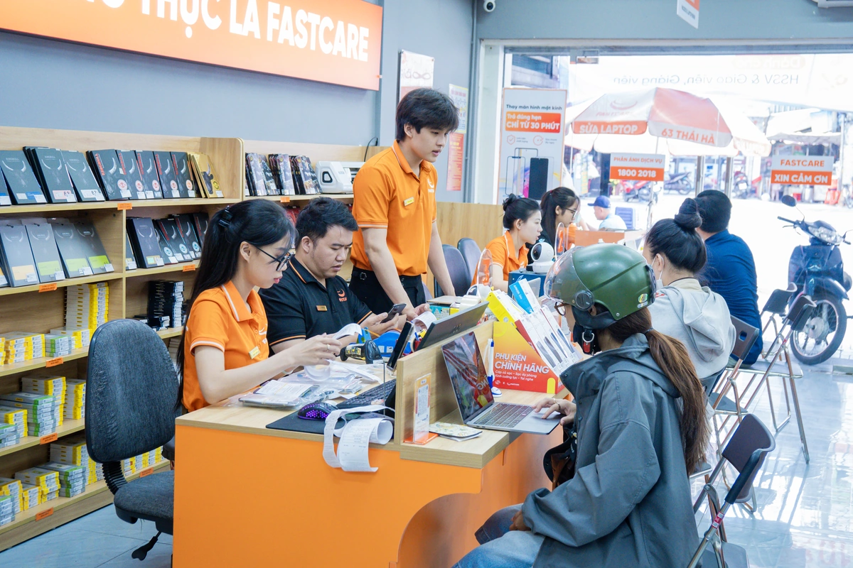Cửa hàng FASTCARE tư vấn phụ kiện Không gian tư vấn phụ kiện tại FASTCARE