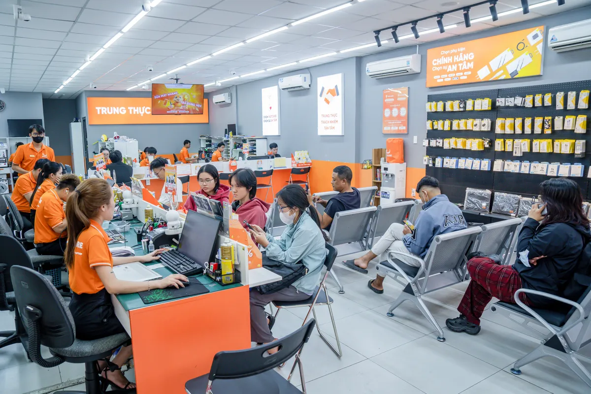 Cường lực Mipow 11 Pro Max tại FASTCARE