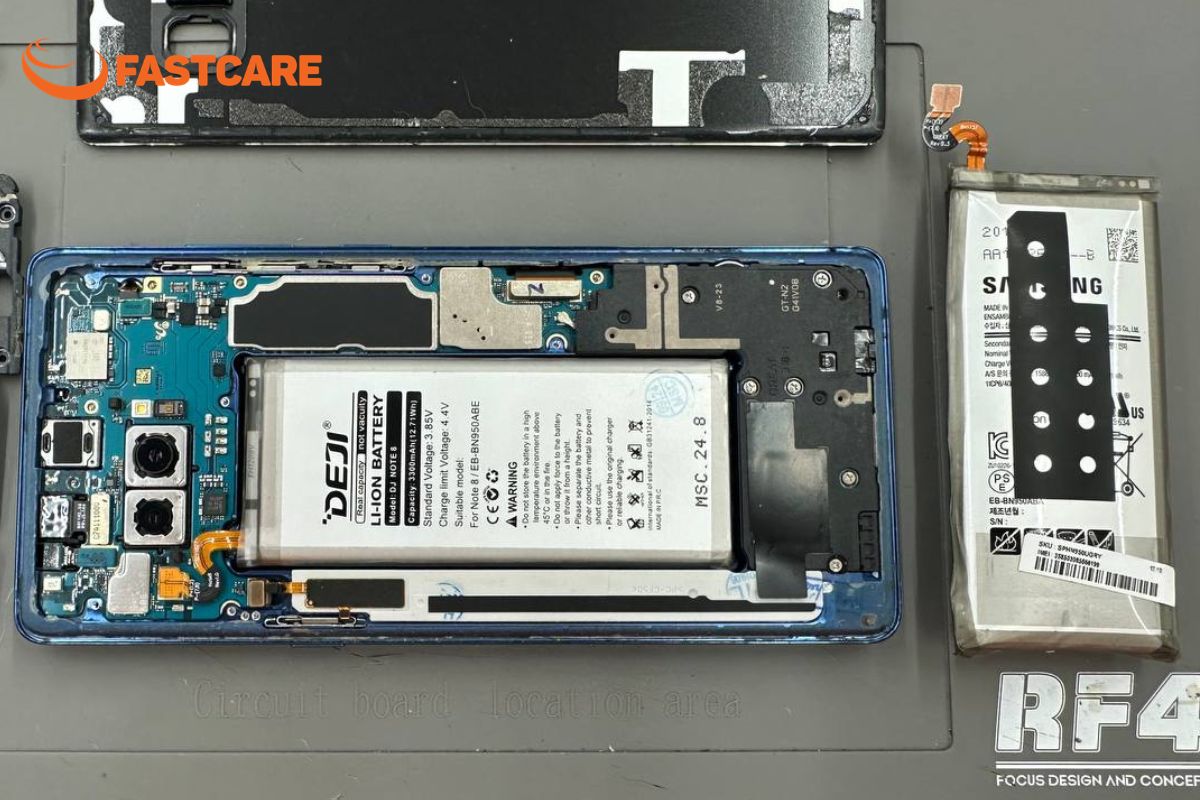 dich-vu-thay-pin-samsung-uy-tin-fastcare-1.jpg