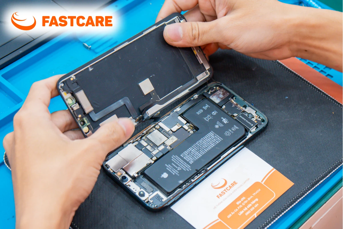 Thay màn hình iPhone gặp lỗi