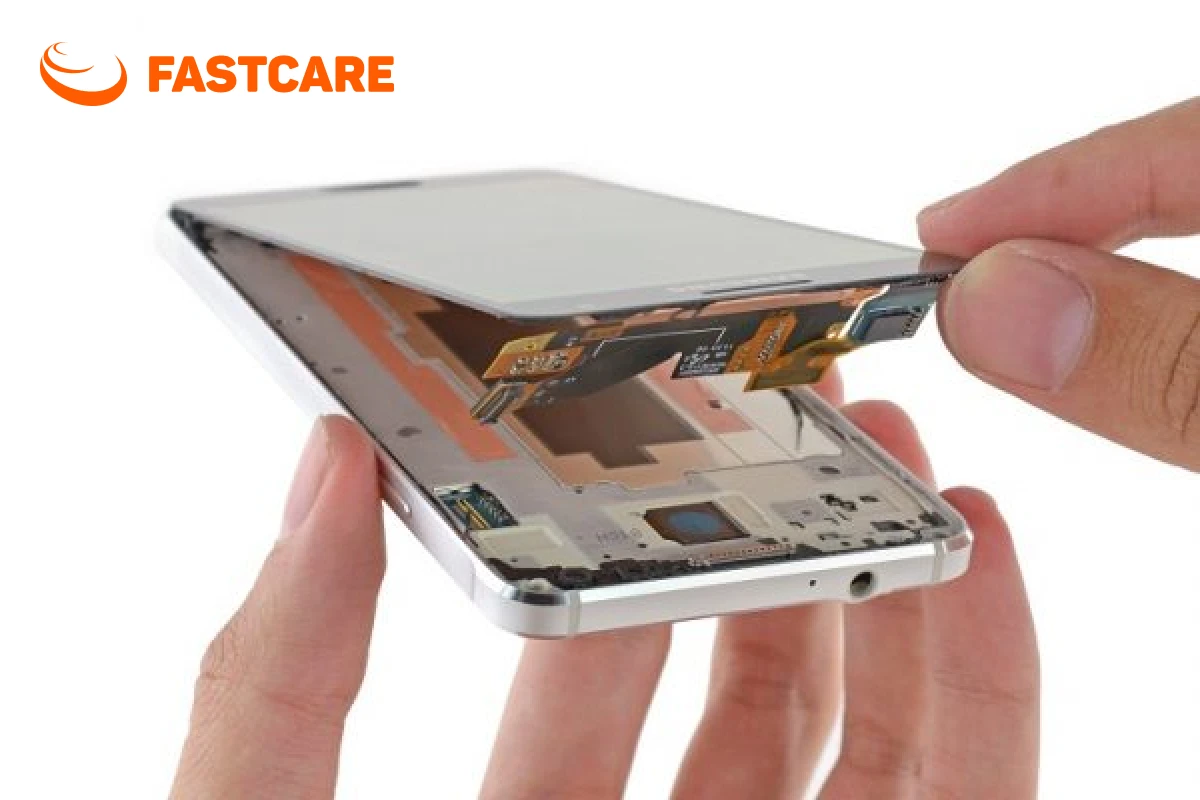 Kiểm tra màn hình Samsung tại bàn kỹ thuật