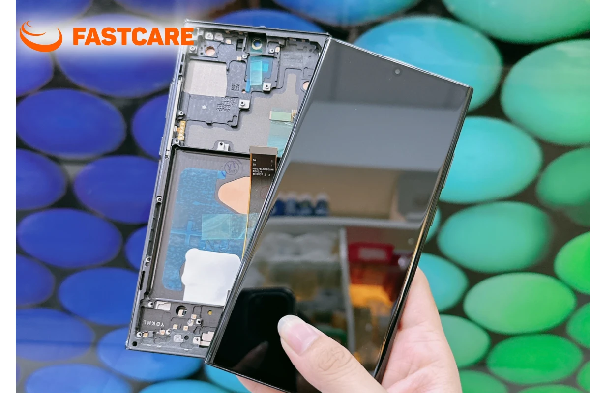 Samsung được kiểm tra trước khi thay màn hình