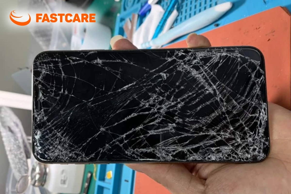 Thay mặt kính iPhone bị nứt