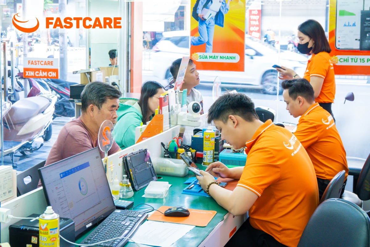 Khu vực tiếp nhận tại Cửa hàng FASTCARE