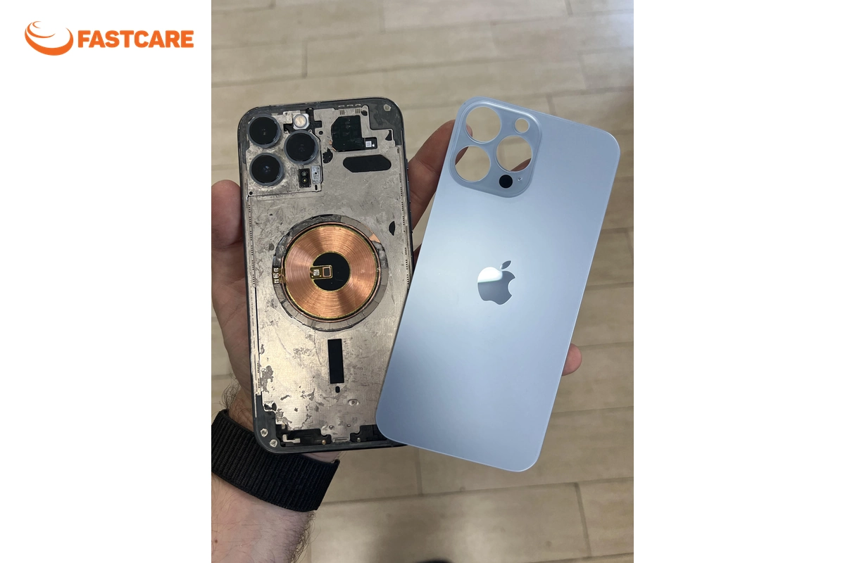 So sánh phạm vi thay kính lưng và thay vỏ iPhone
